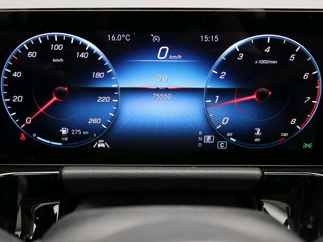 Mercedes-Benz GLA-KLASSE 180 Business Solution Luxury Panorama Schuif-Kanteldak | Parkeerpakket met achteruitrijcamera | MultiBeam Ledkoplampen. Inclusief 24 maanden Mercedes-Benz Certified garantie voor Europa.