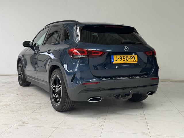 Mercedes-Benz GLA-KLASSE 200 Business Solution AMG | Trekhaak | Panoramadak | Achteruitrijcamera | Stoelverwarming |