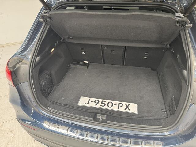 Mercedes-Benz GLA-KLASSE 200 Business Solution AMG | Trekhaak | Panoramadak | Achteruitrijcamera | Stoelverwarming |