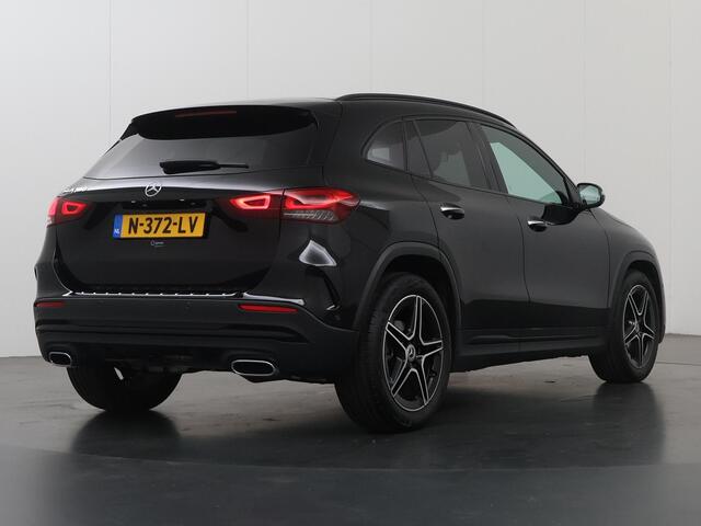 Mercedes-Benz GLA-KLASSE 180 Business Solution AMG | Night | Trekhaak | Panoramadak | Memory | Multibeam |