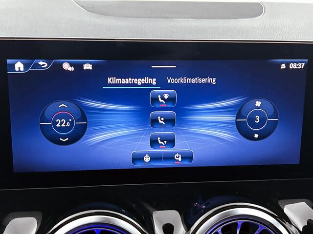 Mercedes-Benz GLA-KLASSE 250 e AMG Plug-In Hybride | Panoramadak | Achteruitrijcamera | Dodehoekassistent | Sfeerverlichting | Inclusief 24 maanden Mercedes-Benz Certified garantie voor Europa.