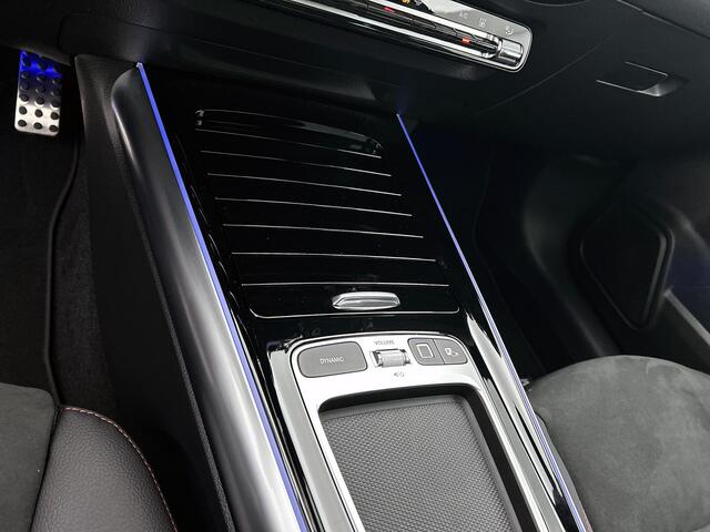 Mercedes-Benz GLA-KLASSE 250 e AMG Plug-In Hybride | Panoramadak | Achteruitrijcamera | Dodehoekassistent | Sfeerverlichting | Inclusief 24 maanden Mercedes-Benz Certified garantie voor Europa.