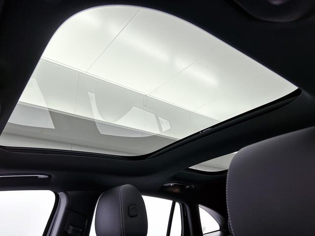 Mercedes-Benz GLA-KLASSE 250 e Plug-In Hybride Panorama Schuif-Kanteldak | Parkeerpakket met achteruitrijcamera | Stoelverwarming. Inclusief 24 maanden MB Certified garantie voor Europa.