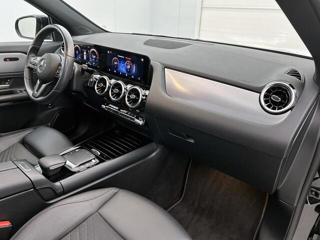 Mercedes-Benz GLA-KLASSE 250 e Plug-In Hybride Panorama Schuif-Kanteldak | Parkeerpakket met achteruitrijcamera | Stoelverwarming. Inclusief 24 maanden MB Certified garantie voor Europa.