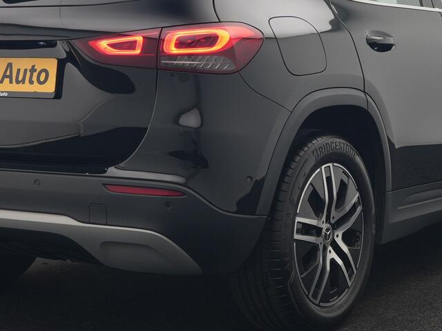 Mercedes-Benz GLA-KLASSE 250 e Style PHEV 218pk Dealer O.H. | Trekhaak Af Fabriek | Panodak | Lederen Sportstoelen Verwarmd | Multi Beam LED | Apple Carplay | Widescreen Navi | Cruise Control | DAB | Plug In Hybrid |
