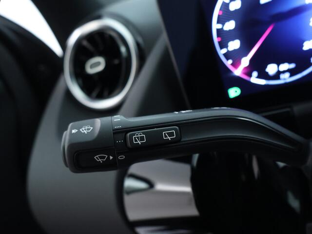 Mercedes-Benz GLA-KLASSE 250 e Luxury Plug-In Hybride Parkeersensoren + achteruitrijcamera | Spiegel pakket | Easy Pack achterklep | Winter pakket : Stuur en Stoelverwarming. Inclusief 24 maanden MB Certified garantie voor Europa.