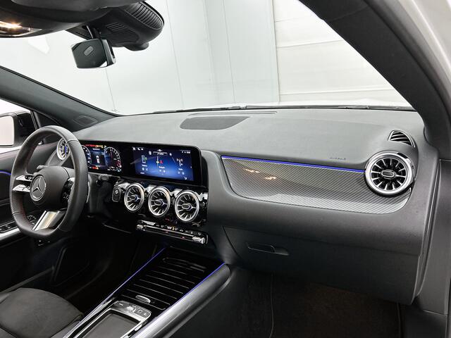 Mercedes-Benz GLA-KLASSE 250 e AMG Plug-In Hybride AMG Line | Night Pakket | Trekhaak | Panorama Schuif Kanteldak | 20 Inch AMG Velgen | Dodehoek Assist | Stuur en Stoelverwarming. Inclusief 24 maanden Mercedes-Benz Certified garantie voor Europa.