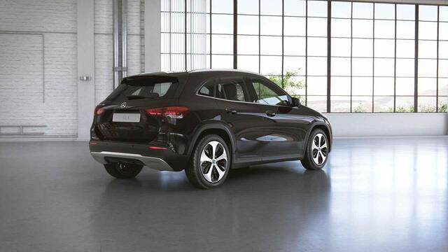 Mercedes-Benz GLA-KLASSE 180 Luxury Line | Achteruitrijcamera | Stoelverwarming | DAB radio |