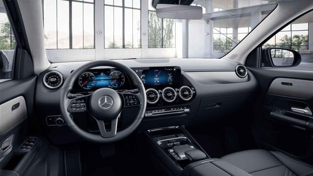 Mercedes-Benz GLA-KLASSE 180 Luxury Line | Achteruitrijcamera | Stoelverwarming | DAB radio |