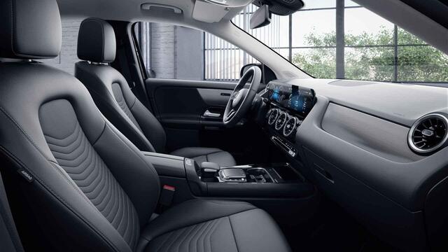 Mercedes-Benz GLA-KLASSE 180 Luxury Line | Achteruitrijcamera | Stoelverwarming | DAB radio |