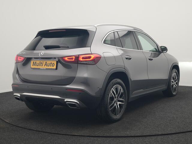 Mercedes-Benz GLA-KLASSE 250 e Business Line PHEV 218pk Dealer O.H. | Trekhaak Af Fabriek | Camera | Sportstoelen Verwarmd | Sfeerverlichting | Apple Carplay | Navigatie | DAB | Virtual | 18"L.M | Plug In Hybrid |