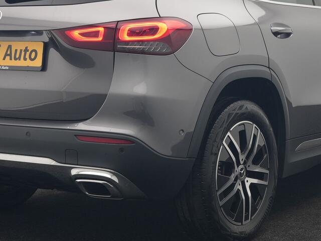Mercedes-Benz GLA-KLASSE 250 e Business Line PHEV 218pk Dealer O.H. | Trekhaak Af Fabriek | Camera | Sportstoelen Verwarmd | Sfeerverlichting | Apple Carplay | Navigatie | DAB | Virtual | 18"L.M | Plug In Hybrid |