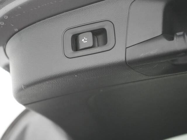 Mercedes-Benz GLA-KLASSE 250 e Business Line PHEV 218pk Dealer O.H. | Trekhaak Af Fabriek | Camera | Sportstoelen Verwarmd | Sfeerverlichting | Apple Carplay | Navigatie | DAB | Virtual | 18"L.M | Plug In Hybrid |