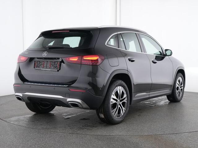 Mercedes-Benz GLA-KLASSE 250 e Plug-In Hybride Progressive | Ledkoplampen | Stoel en Stuurverwarming | Parkeerpakket met achteruitrijcamera. Inclusief 24 maanden Mercedes-Benz Certified garantie voor Europa.
