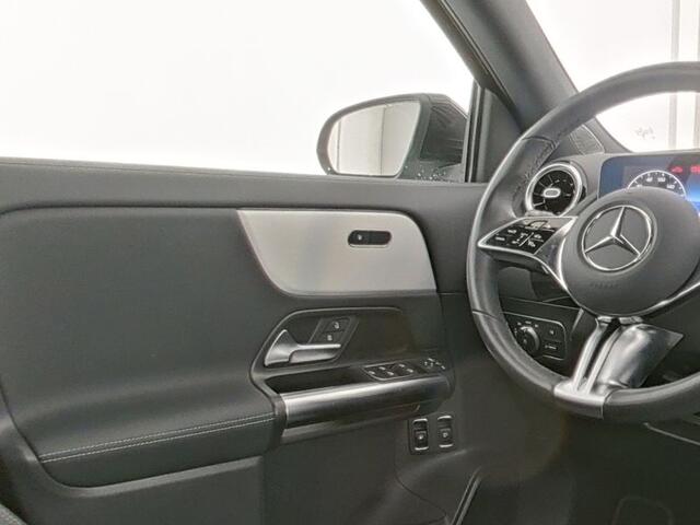 Mercedes-Benz GLA-KLASSE 250 e Plug-In Hybride Progressive | Ledkoplampen | Stoel en Stuurverwarming | Parkeerpakket met achteruitrijcamera. Inclusief 24 maanden Mercedes-Benz Certified garantie voor Europa.