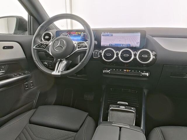 Mercedes-Benz GLA-KLASSE 250 e Plug-In Hybride Progressive | Ledkoplampen | Stoel en Stuurverwarming | Parkeerpakket met achteruitrijcamera. Inclusief 24 maanden Mercedes-Benz Certified garantie voor Europa.