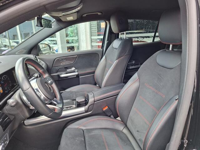 Mercedes-Benz GLA-KLASSE 200 AMG LINE AUTOMAAT LMV NAVI PDC-CAMERA STOELVW