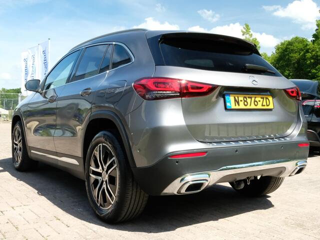 Mercedes-Benz GLA-KLASSE 200 Business Solution 163 PK | Trekhaak Afneembaar | All-Season Banden | Stoelverwarming | Navigatie | LMV 19''