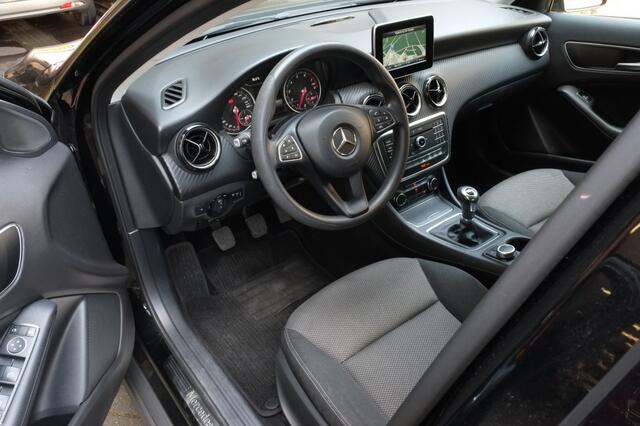 Mercedes-Benz GLA-KLASSE 180 Business Solution | Achteruitrijcamera | Navi | Stoelverwarm