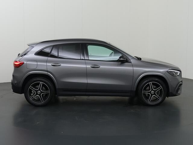 Mercedes-Benz GLA-KLASSE 250 e Star Edition AMG Line | Night | Multibeam | Stoelverwarming | 19" lichtmetalen velgen | Keyless |