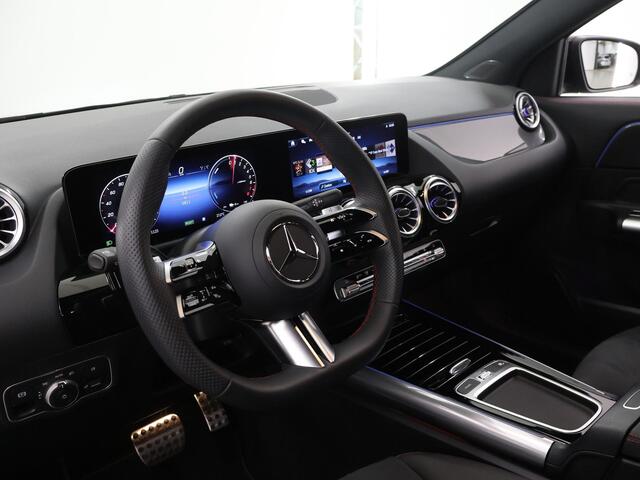Mercedes-Benz GLA-KLASSE 250 e Star Edition AMG Line | Night | Multibeam | Stoelverwarming | 19" lichtmetalen velgen | Keyless |