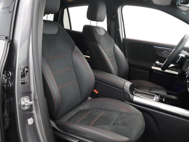 Mercedes-Benz GLA-KLASSE 250 e Star Edition AMG Line | Night | Multibeam | Stoelverwarming | 19" lichtmetalen velgen | Keyless |