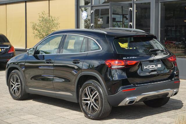 Mercedes-Benz GLA-KLASSE 250 e Luxury Line | trekhaak | ACC
