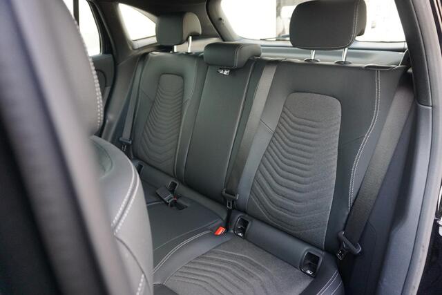 Mercedes-Benz GLA-KLASSE 250 e Luxury Line | trekhaak | ACC