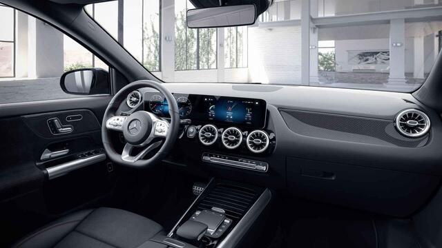 Mercedes-Benz GLA-KLASSE 200 Business Solution AMG | Night | Panoramadak | Memory stoelen | Sfeerverlichting |