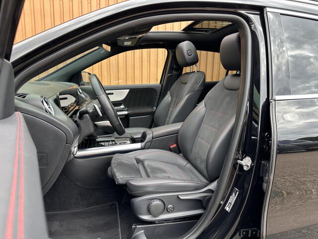 Mercedes-Benz GLA-KLASSE 250 4MATIC AMG Line | Panoramadak | Achteruitrijcamera | Apple Carplay | Android Auto | Sfeerverlichting | Cruise Control | Parkeersensoren | Elektrische Achterklep | Stoelverwarming