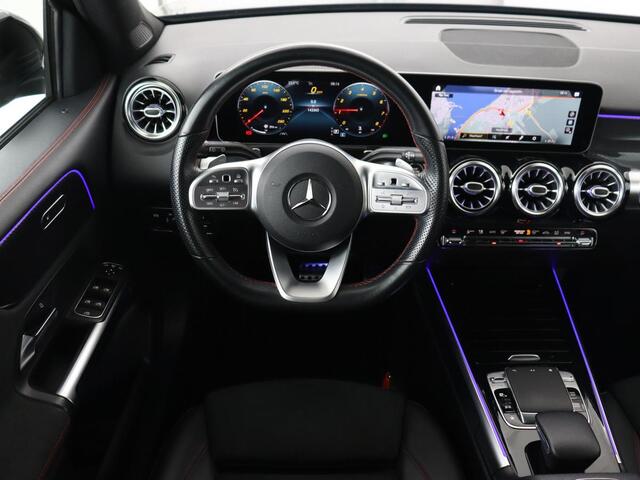 Mercedes-Benz GLB-Klasse 200 Business Solution AMG 7-persoons | Stoelverwarming | Leder/Alcantara | Side Assist | Navigatie | Full LED | Widescreen | Park Assist