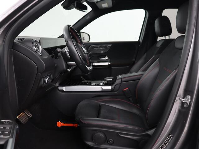 Mercedes-Benz GLB-Klasse 200 Business Solution AMG 7-persoons | Stoelverwarming | Leder/Alcantara | Side Assist | Navigatie | Full LED | Widescreen | Park Assist