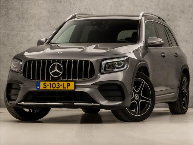 Mercedes-Benz GLB-Klasse 200 AMG Sport 164Pk Automaat (APPLE CARPLAY, SFEERVERLICHTING, BURMESTER, LEDER, CAMERA, SPORTSTOELEN, WIDE SCREEN, GETINT GLAS, KEYLESS, TREKHAAK, NIEUWSTAAT)