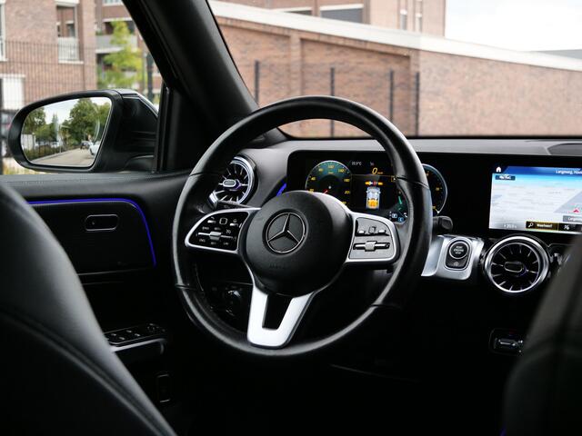 Mercedes-Benz GLB-Klasse 250 225pk Premium Plus Automaat Leder / Sfeerverlichting / Camera / Navigatie