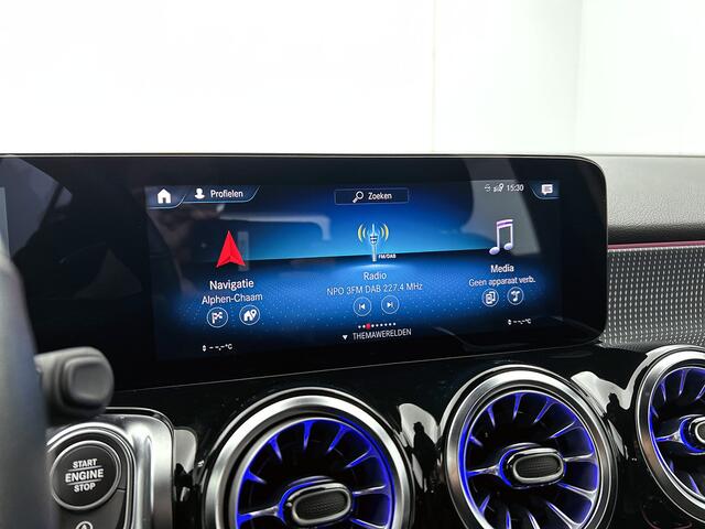 Mercedes-Benz GLB-Klasse 200 Business Solution Luxury Trekhaak | Achteruitrijcamera | DAB | Elektrische achterklep | Sfeerverlichting || Inclusief 24 maanden MB Certified garantie voor Europa.