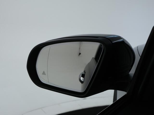 Mercedes-Benz GLB-Klasse 200 Business Solution AMG 7p. Panorama Schuif-Kanteldak | Memory stoelen | Achteruitrijcamera | Nightpakket | Trekhaak | 7 Persoons. Inclusief 24 maanden MB Certified garantie voor Europa.