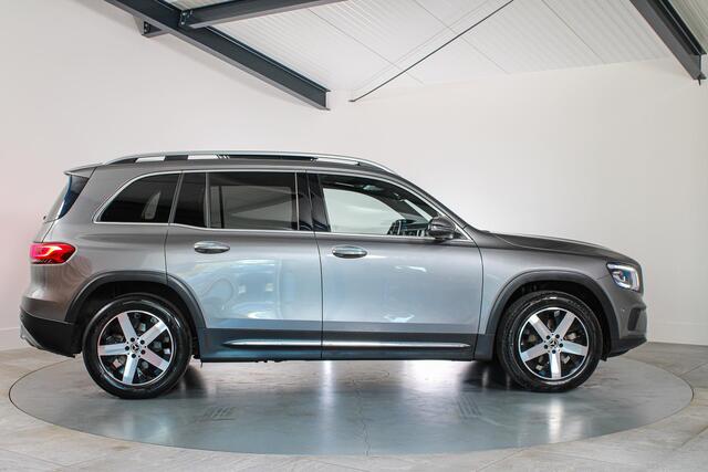 Mercedes-Benz GLB-Klasse 180 Luxury 7-Persoons, Panoramadak, Leder, Sfeerverlichting, Trekhaak, Apple Carplay/Android Auto