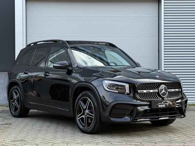 Mercedes-Benz GLB-Klasse 180 Business Solution AMG | Panoramadak | Multibeam | Memorystoelen