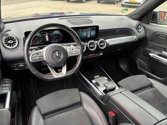 Mercedes-Benz GLB-Klasse 200 Premium Plus AMG / Stoelverwarming / Androidauto/Applecarplay / Schuifkanteldak / Camera / AMG /
