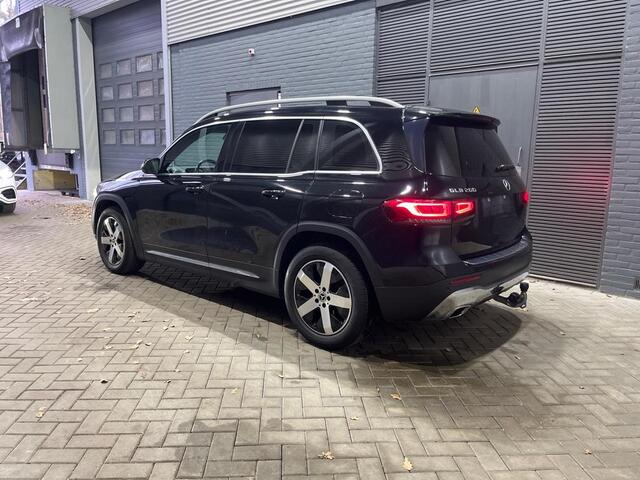 Mercedes-Benz GLB-Klasse 200 | Trekhaak | ACC | Camera | Stoelverwarming | Getint Glas