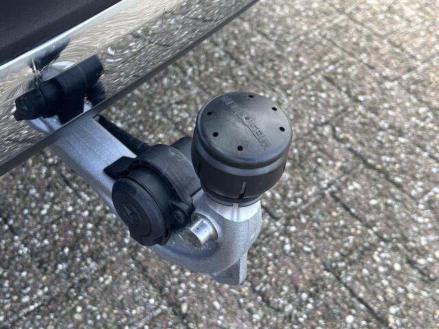 Mercedes-Benz GLB-Klasse 200 Luxury | Beige Interieur | Panoramadak | Cruise Control | Trekhaak | Navigatie