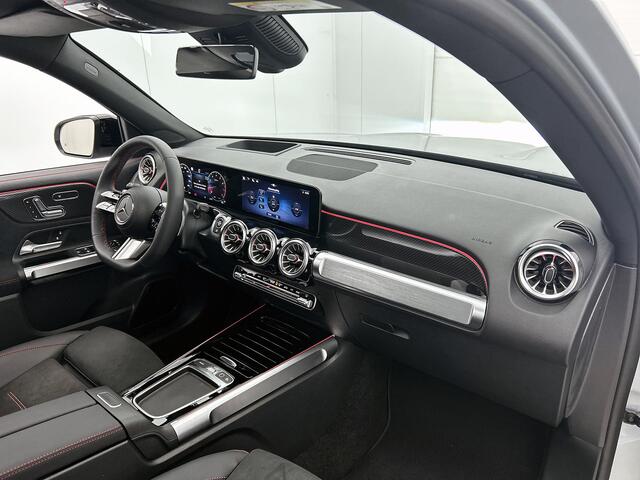 Mercedes-Benz GLB-Klasse 200 Business Solution AMG 7p. | Premium Plus pakket | Trekhaak | Nightpakket | Head-up display | Panoramaschuifdak | 360° camera | Derde zitrij | Multibeam LED | Memorypakket | Augmented Reality navigatie |