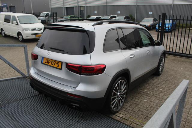 Mercedes-Benz GLB-Klasse AMG 35 4MATIC Panoramadak/Burmester/360 Camera/Memory stoelen/Stoelverwarming/Apple carplay/21 Inch/Sfeerverlichting/FULL OPTIONS!!