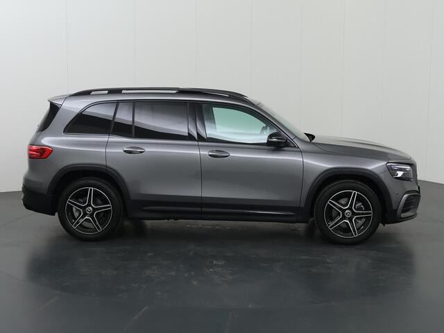 Mercedes-Benz GLB-Klasse 180 Business Solution AMG | Premium Plus | Panoramaschuifdak | Trekhaak | Winterpakket |