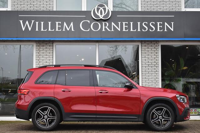 Mercedes-Benz GLB-Klasse 200 AMG-Line Trekhaak Pano Sfeer Elektr. Stoelen