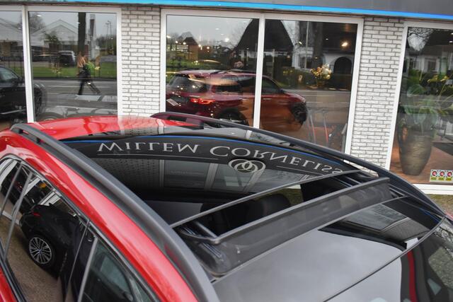 Mercedes-Benz GLB-Klasse 200 AMG-Line Trekhaak Pano Sfeer Elektr. Stoelen