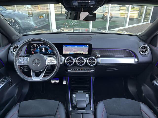 Mercedes-Benz GLB-Klasse 180 AMG Line 7p. | Panoramadak | Trekhaak | Rijassistentie