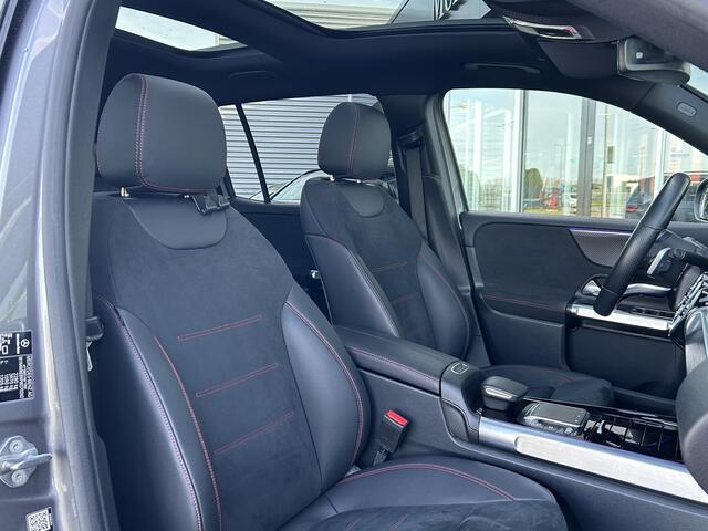 Mercedes-Benz GLB-Klasse 180 AMG Line 7p. | Panoramadak | Trekhaak | Rijassistentie
