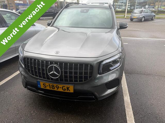 Mercedes-Benz GLB-Klasse 200 Premium I Panorama dak I Widescreen I Stoelverwarming I Lederen Artico Interieur I I Night pakket I Led I MBUX I Pakeer pakket l Airconditoning l Tempomaat l
