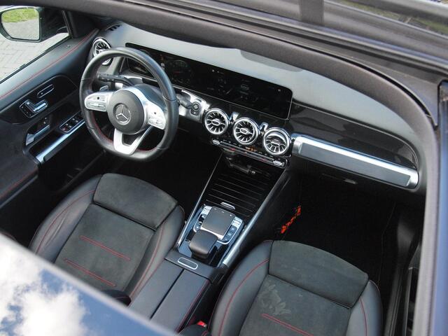 Mercedes-Benz GLB-Klasse 200 Business Solution AMG 7 persoons | Panoramadak | Trekhaak | Burmester | Sfeerverlichting | Camera |